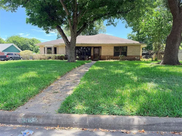 504 Dwinnell St, Baytown, TX 77520