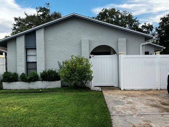 2nd image of 10722 Crowngate Ln