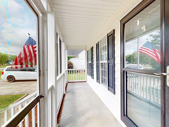 4th image of 725 Addington Drive