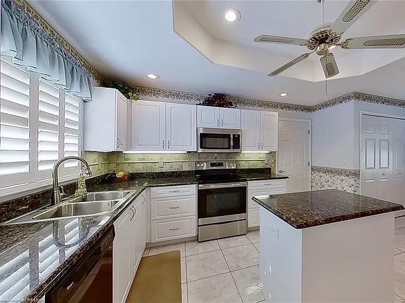 3rd image of 5067 Strafford Oaks Dr