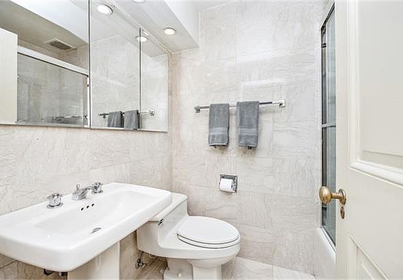 5th image of 150 Central Park S #311