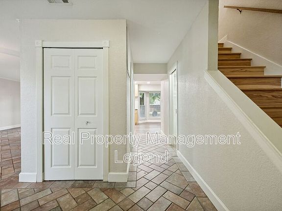 3rd image of 2701 Harmon Dr