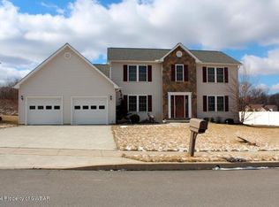 205 Huckleberry Ln, Duryea, PA 18642