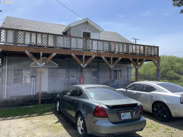 898 5th Ave, Hammond, OR 97121