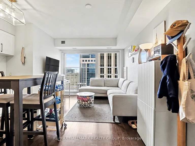 40 Nepean St #1502 — Photo 9