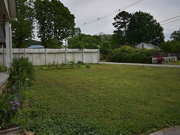 5th image of 335 S Fowler St