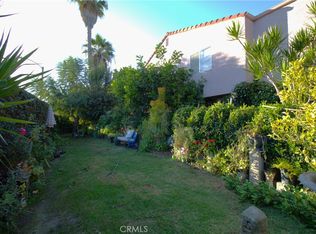 202 Racquet Club Dr, Compton, CA 90220