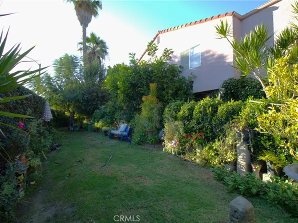 202 Racquet Club Dr, Compton, CA 90220
