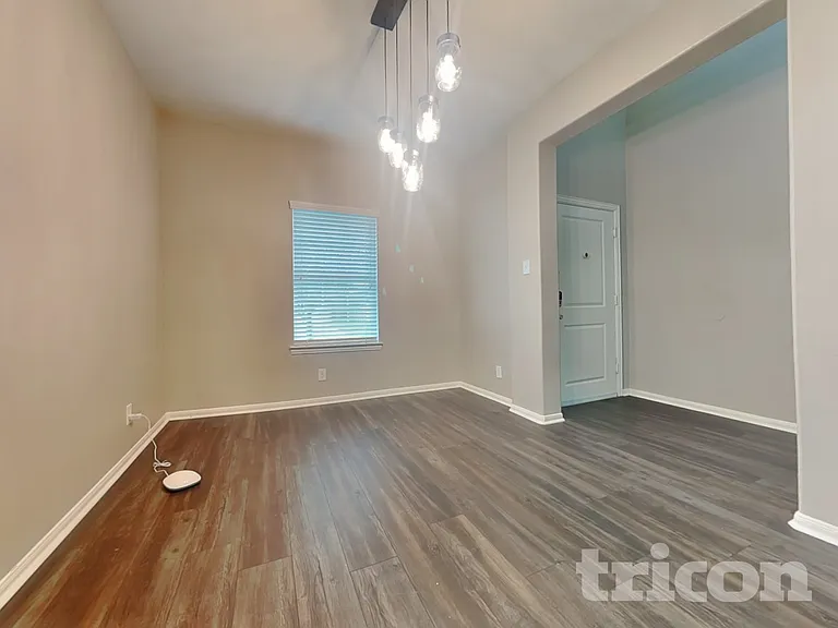 7707 Foxwaithe Ln — Photo 4