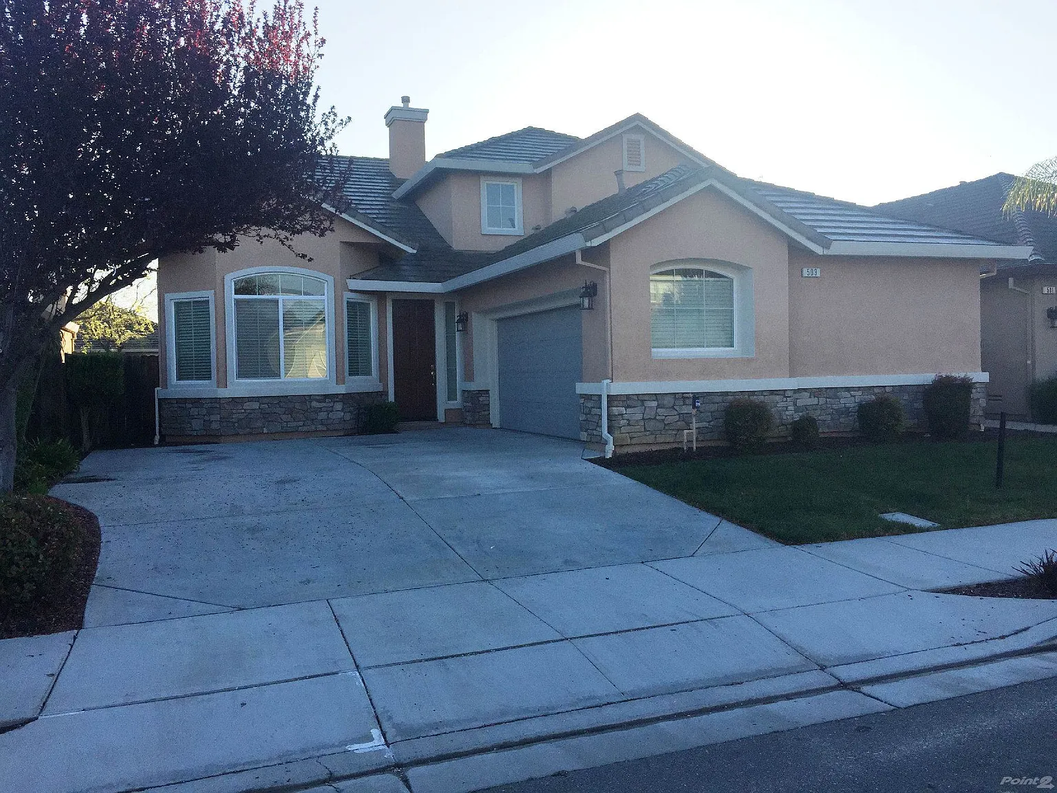 503 Lassen Way photo 1