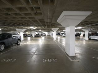 2 Hawthorne Place Pike #582, Boston, MA 02114