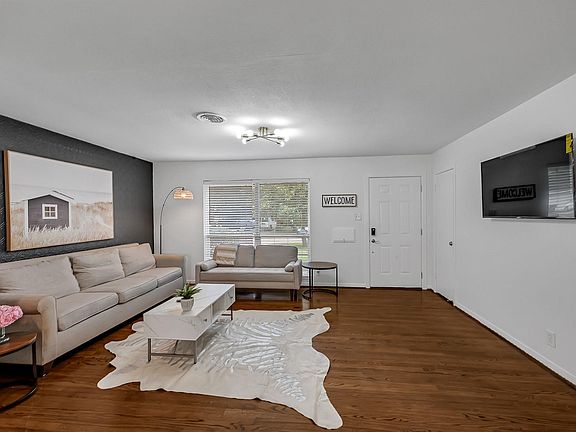 2nd image of 5415 Carew St