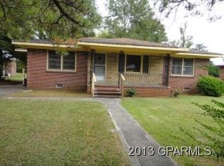 1305 N Washington St, Washington, NC 27889