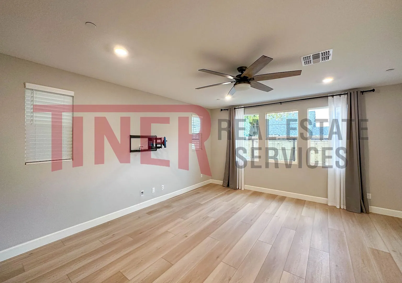 193 Bywell Bridge Circle- Tier 1 - Charming and Modern Home in Gated Community! — Photo 3