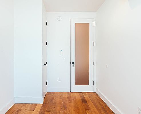 4th image of 1144 De Kalb Ave #2R