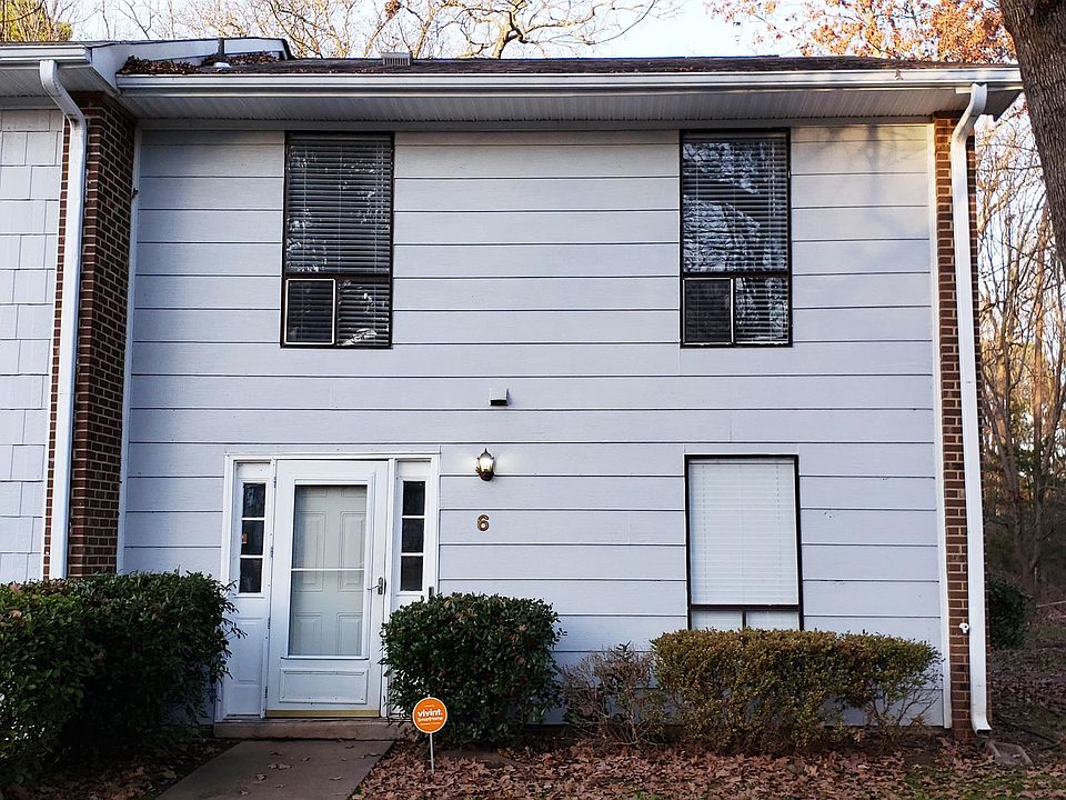 1304 Seaton Rd - #6, Durham (27713) - End-Unit Townhouse