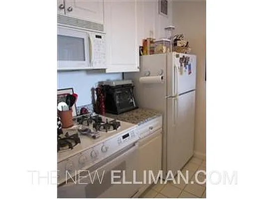 Rented by Douglas Elliman | media 20