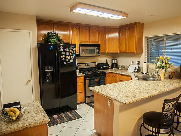 4th image of 15623 Canterbury Ct
