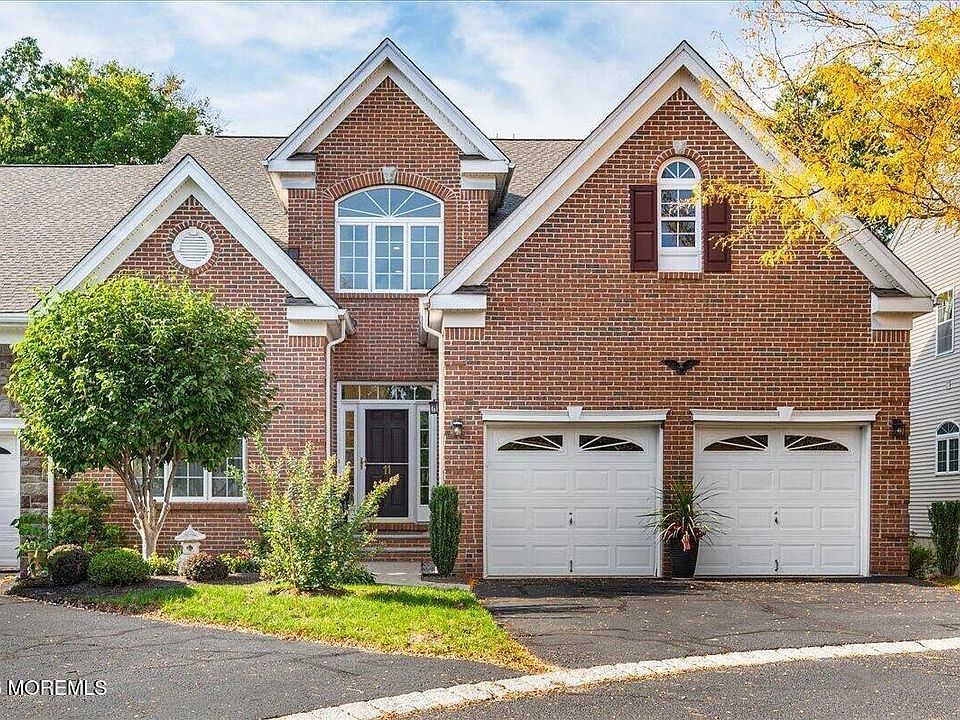 1st image of 11 Vanderbilt Court #2061