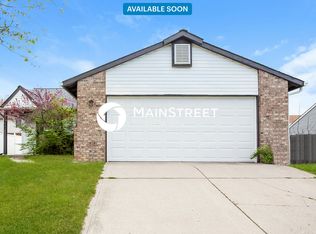 607 Woods Crossing Dr, Indianapolis, IN 46239