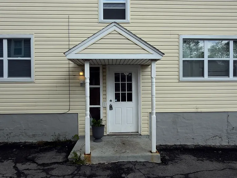 1006 Sunnycrest Rd #3 — Photo 1