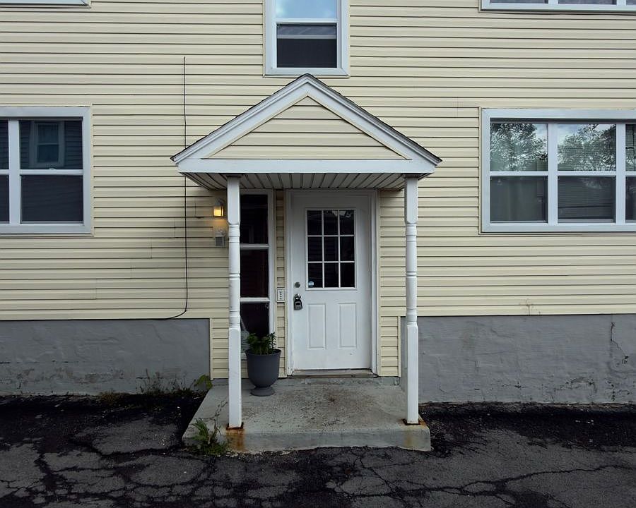 1st image of 1006 Sunnycrest Rd #3