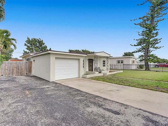 4th image of 2515 NW 162nd St
