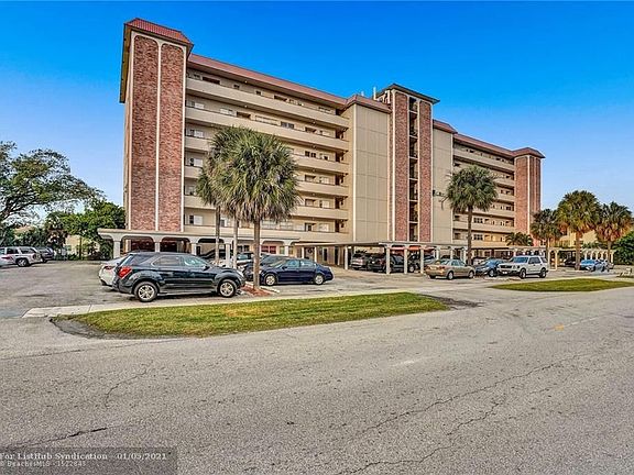 2nd image of 1101 Crystal Lake Dr APT 308