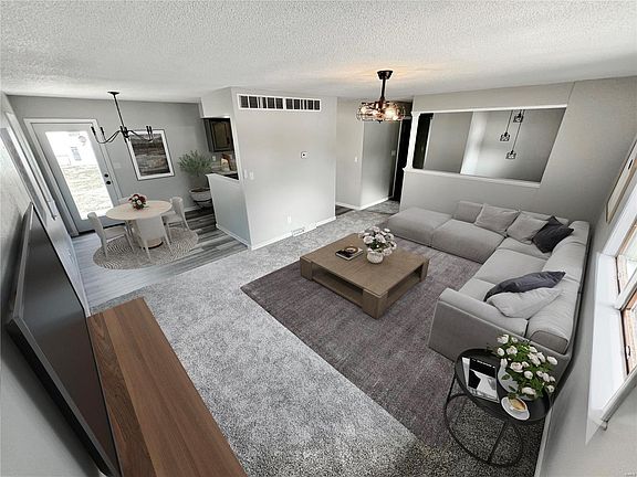 3rd image of 308 Oakview Dr