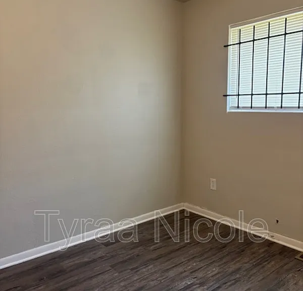 12930 Southfield Service Dr — Photo 6