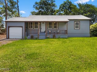 221 Vardaman St N, Wiggins, MS 39577