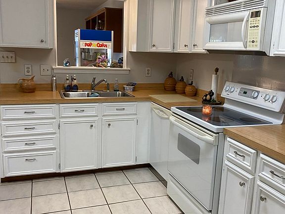 3rd image of 14496 McDaniel Ln
