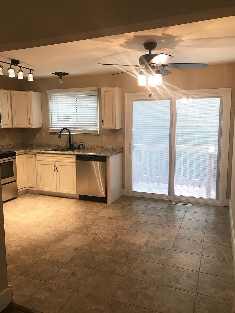 Pet Friendly, Renovated Home in Fox School District — Photo 2