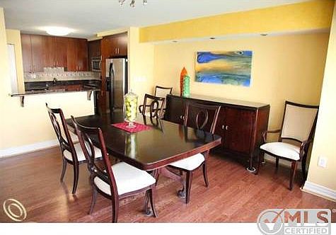 dining room 01.JPG
