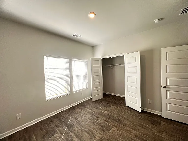 104 Dogwood Ln — Photo 5