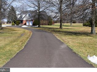 27 Spring Ln, Pipersville, PA 18947