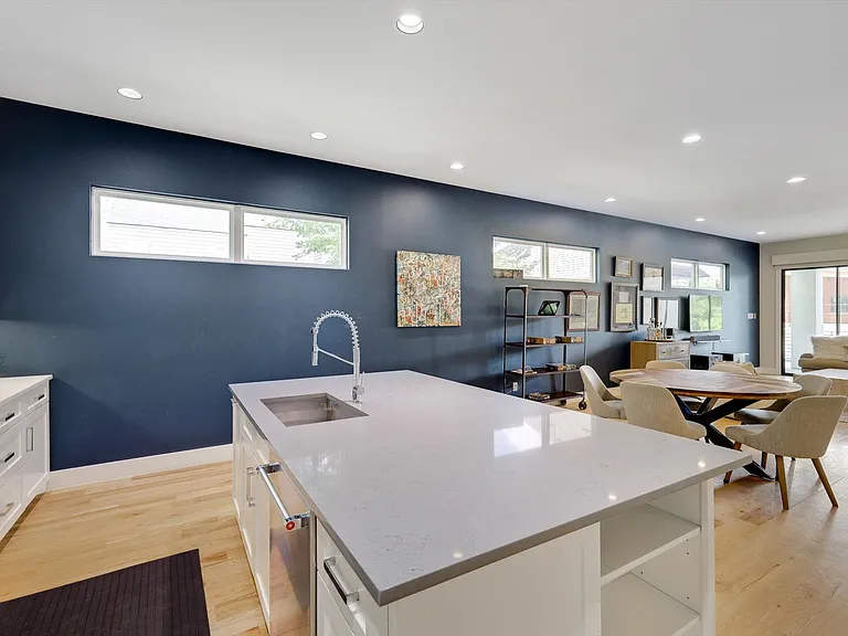 2421 Throckmorton St — Photo 11