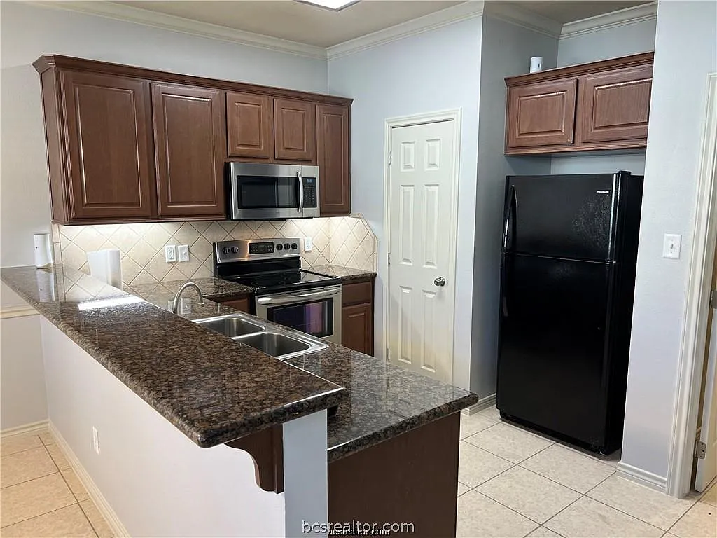 4 bed, 1496 sqft, $1,850 — Photo 4