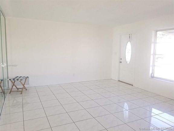 3rd image of 150 NW 24th Ct