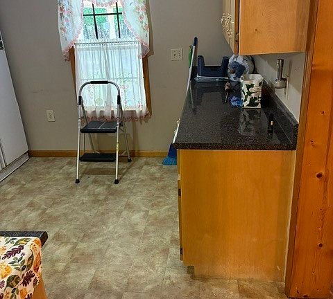 4th image of 226 Forest Valley Dr