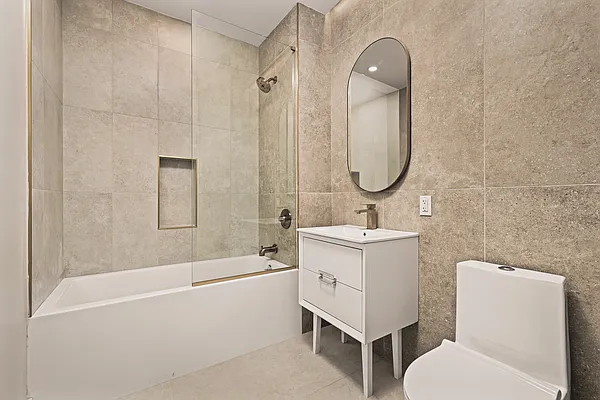 Bathroom, photo 1