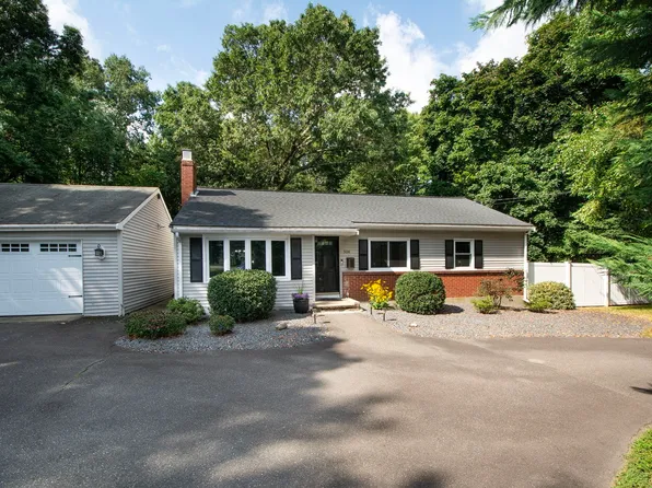 504 Page St, Avon, MA 02322