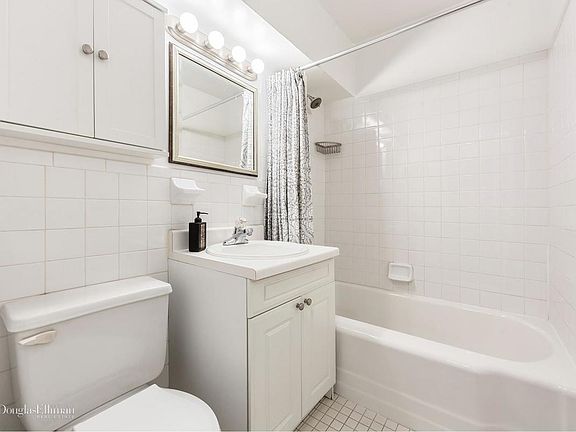 3rd image of 311 E 71st St APT 12A