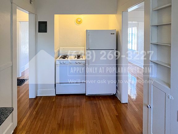 4th image of 875 Villa Ave