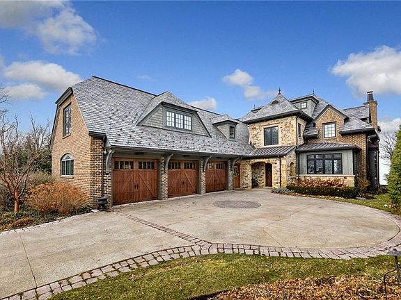2nd image of 21440 Avalon Dr