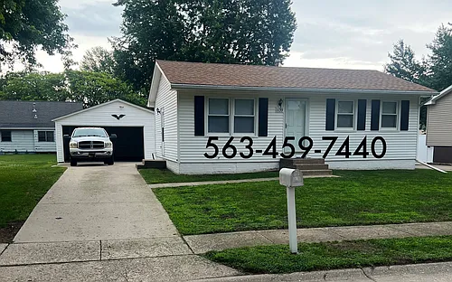 1139 N Pioneer St Photo 1