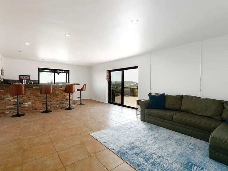 Palos Verdes Dr — Photo 14
