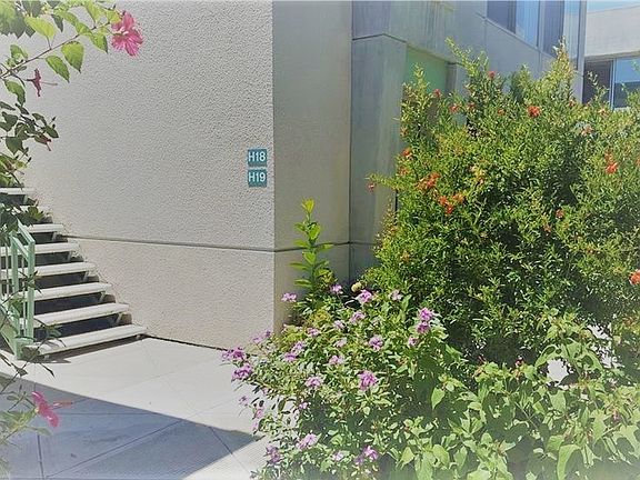 2nd image of 5301 Balboa Blvd Unit H19