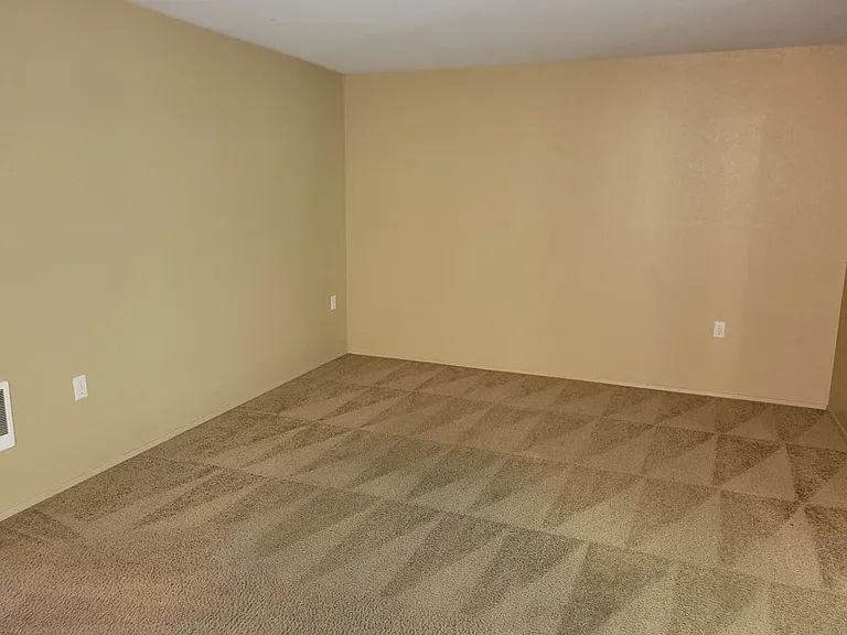 South Vista Apartments — Photo 12