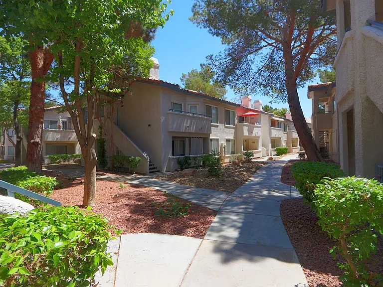 3071 Key Largo Dr #202 — Photo 32